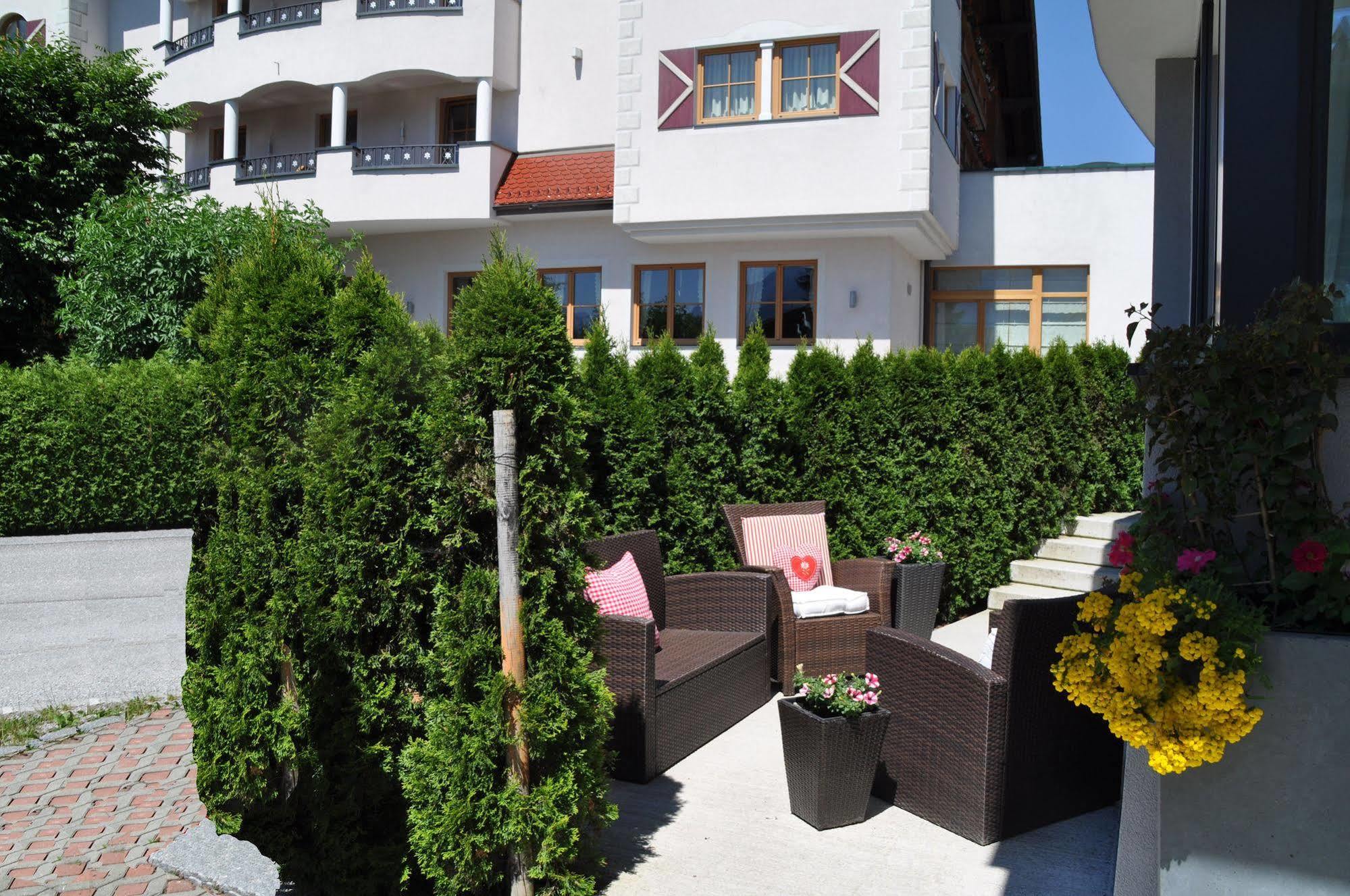 Ferienwelt Kesselgrub Hotel In Altenmarkt-Zauchensee Альтенмаркт-ім-Понгау Екстер'єр фото